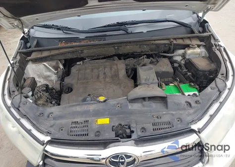 2015 Toyota Highlander Le Plus V6 from USA, damaged, VIN 5TDZKRFH1FS072656